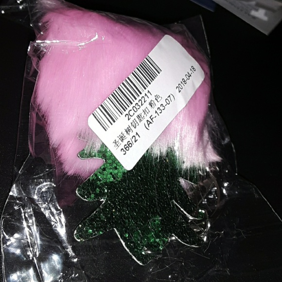 Pineapple Pom Pom Keychain/ Clip- pink - Picture 4 of 4